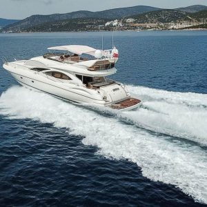 EDITION Luxury Motoryacht